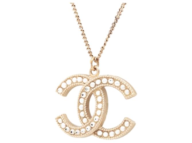 Chanel Gold faux-pearl embellished CC necklace Golden  ref.1377021