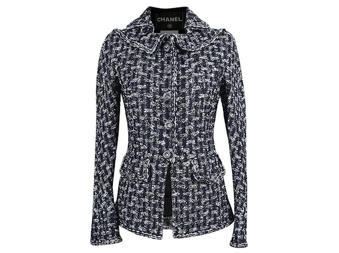 Chanel Veste en tweed noire à boutons CC à 9 000 $.  ref.1377720