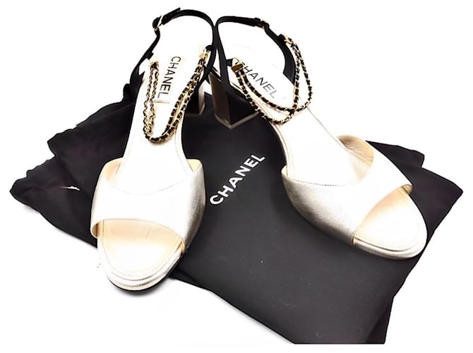 Chanel Sandálias Gold hardware Couro  ref.1377723