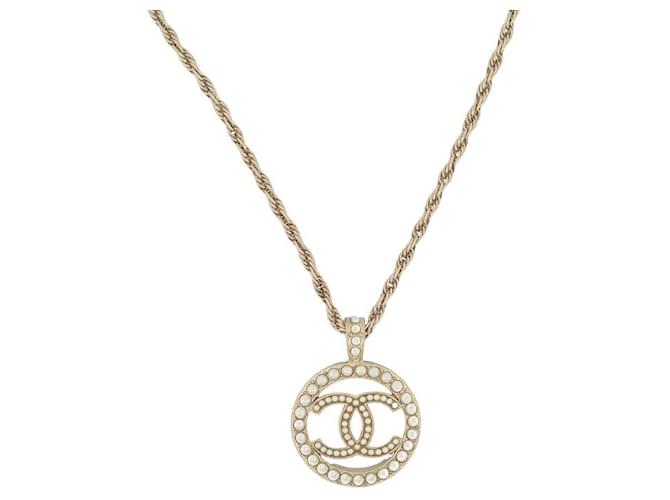 NOVO COLAR CHANEL CC LOGO PENDENTE STRASS EM METAL OURO 60/63 COLAR Dourado  ref.1377754