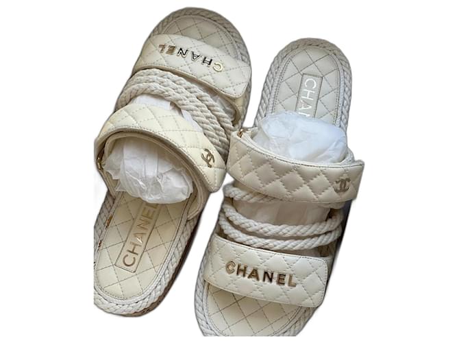 Chanel Spartiaten Sandalen 39 Beige Leinwand  ref.1377915
