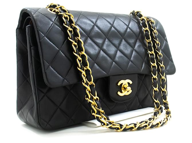 CHANEL Bolso de hombro clásico con solapa forrada y cadena de 10 "Piel de cordero negra Negro Cuero  ref.1378050