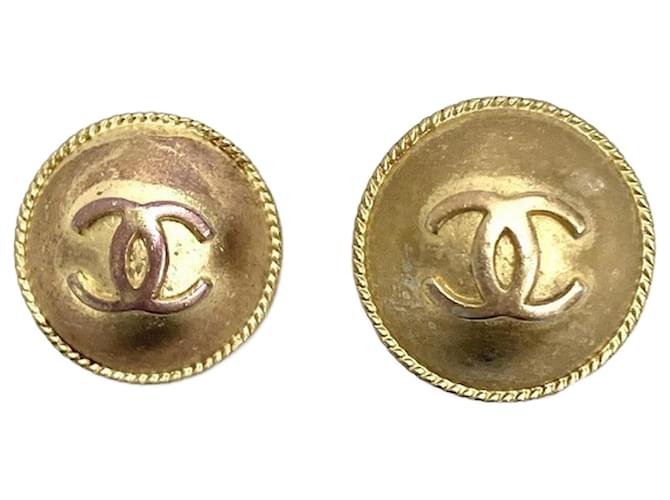Chanel Dourado Metal  ref.1378099