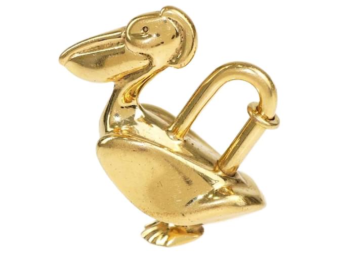 Hermès Amuleto Hermes Pelican Cadena Lock Dourado Metal  ref.1381274