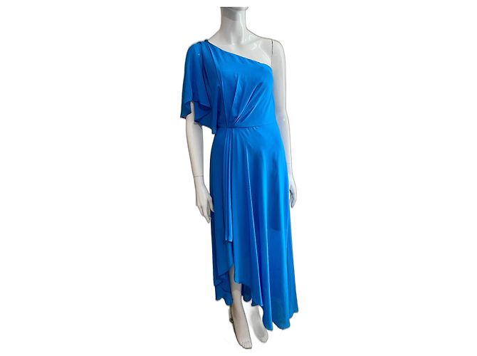 Jenny Packham Vestido de noite azul-celeste de um ombro só com corte alto na frente e baixo atrás.