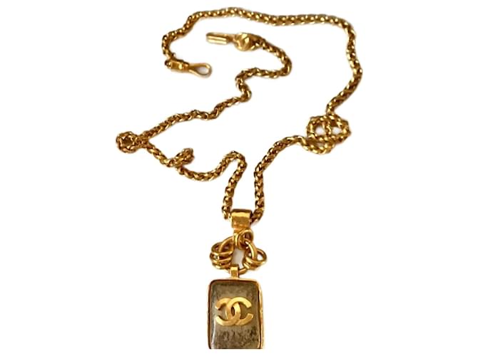 Chanel Collares largos Gris Gold hardware Chapado en oro  ref.1382032