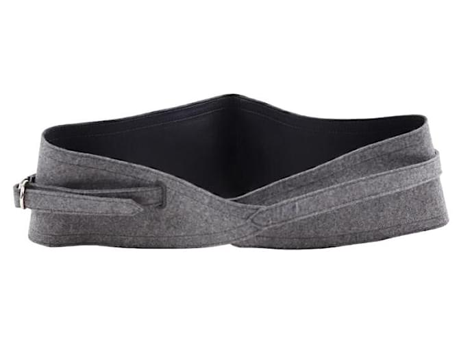 Saint Laurent Ceinture en cuir Gris  ref.1382416