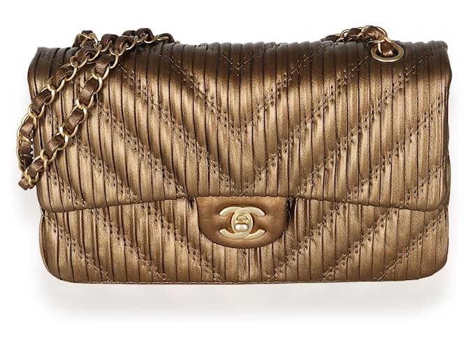 Timeless Chanel 18C Bronce Chevron Cuero de becerro plisado Bolso mediano con solapa forrado clásico Castaño  ref.1382791