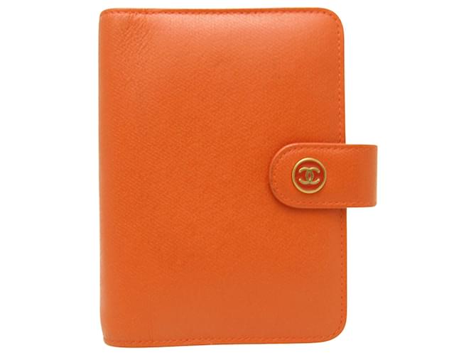 Chanel Coco button Orange Leather  ref.1383320