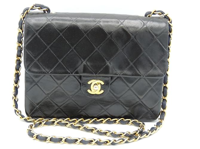 CHANEL adorable Mini Timeless Vintage noir et doré Cuir  ref.1387287