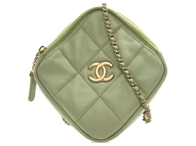 Green Chanel CC Lambskin Diamond Clutch with Chain Crossbody Bag Leather  ref.1387422
