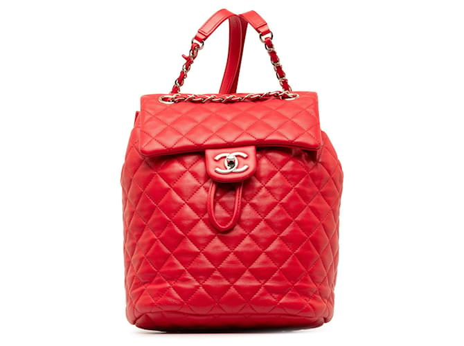 Mochila pequena Chanel vermelha em pele de cordeiro Urban Spirit Vermelho Couro  ref.1387454