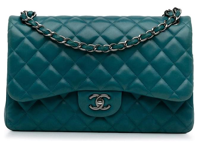 Bolsa de ombro com aba Chanel Jumbo Classic azul forrada de pele de cordeiro Couro  ref.1387471