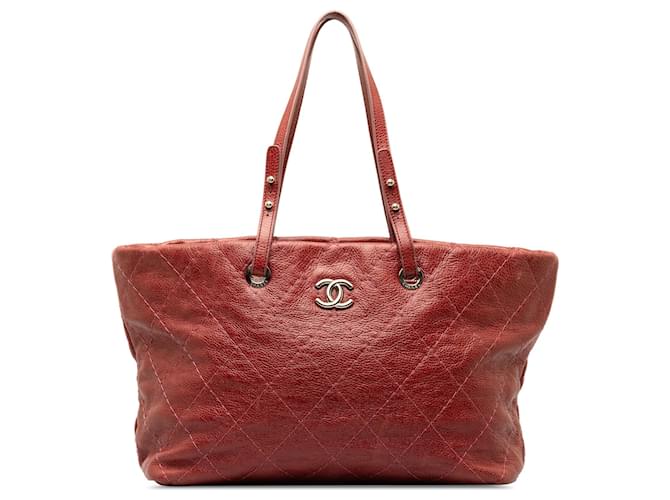 Red Chanel On The Road Tote Bag Leather  ref.1387508