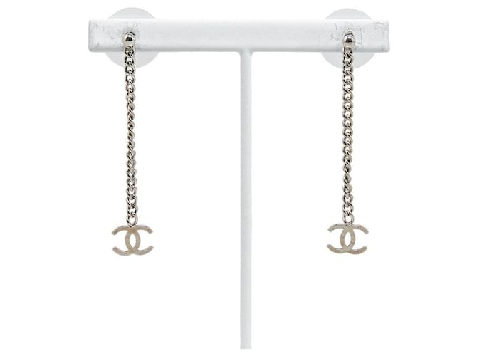 Boucles d'oreilles Chanel CC Chain Drop Boucles d'oreilles en métal en bon état  ref.1387602