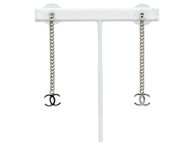 Boucles d'oreilles Chanel CC Chain Drop Boucles d'oreilles en métal en bon état  ref.1387605
