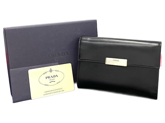Prada Leder Bifold Compact Wallet Leder Kurze Geldbörse in ausgezeichnetem Zustand  ref.1387969