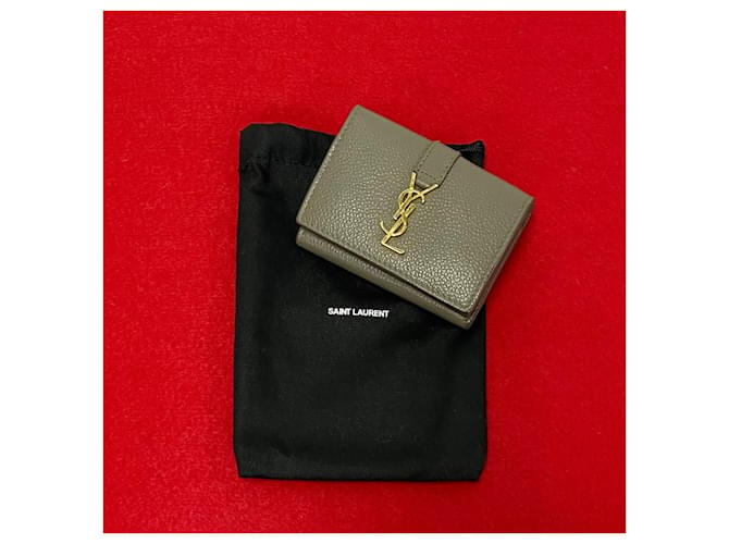 Yves Saint Laurent Cuir Origami Tiny Wallet Portefeuille court en cuir en bon état  ref.1387978