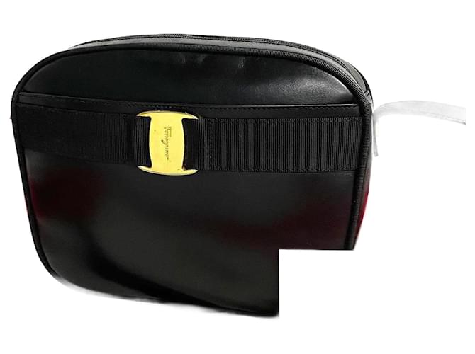 Salvatore Ferragamo Bolso bandolera Vara de cuero con lazo Bolso bandolera de cuero A-21 4183 en buen estado  ref.1387983