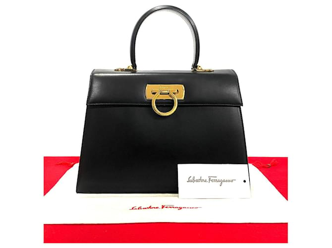 Salvatore Ferragamo Gancini Leather Handbag Leather Handbag in Excellent condition  ref.1387997