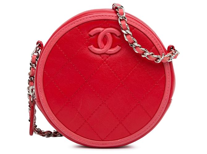 Sac à bandoulière rond Chanel Color Pop CC en cuir d'agneau rouge  ref.1388627