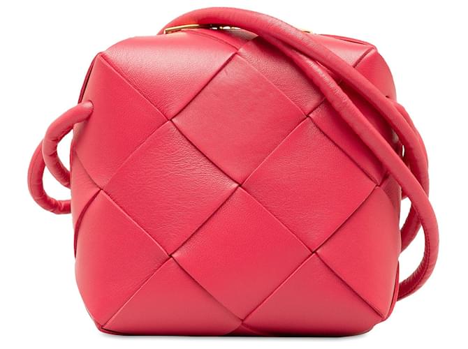 Bolsa para câmera rosa Bottega Veneta Mini Maxi Intrecciato Cassete Couro  ref.1388667