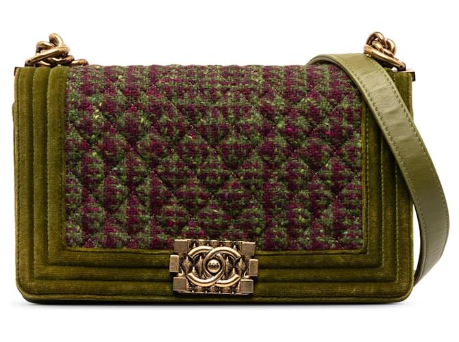 Boy Bandolera pequeña Chanel con solapa de tweed y terciopelo verde  ref.1388819