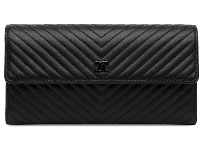 Carteira longa Chanel CC Chevron em pele de cordeiro preta Preto Couro  ref.1388883