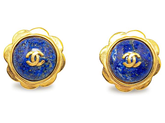 Pendientes de clip CC con piedra de flor de Chanel azul Chapado en oro  ref.1389169