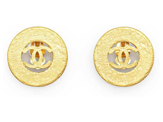Gold Chanel CC Clip On Earrings Golden Gold-plated  ref.1389172