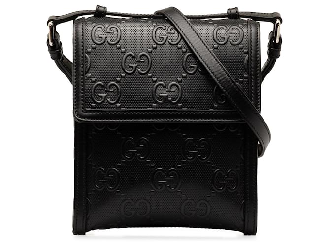 Crossbody preto com aba em relevo Gucci GG Couro  ref.1389331