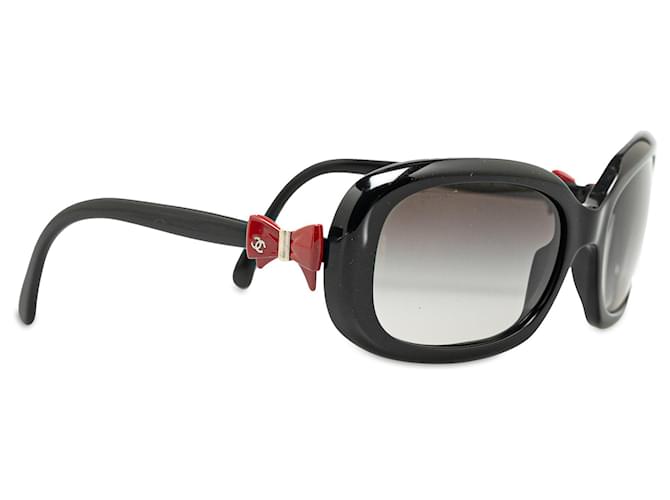 Gafas de sol negras con lazo CC Chanel Negro  ref.1389424