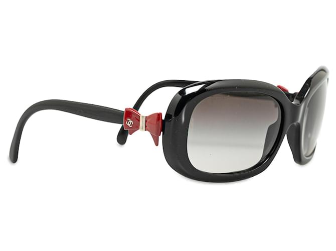 Black Chanel CC Bow Sunglasses  ref.1389424
