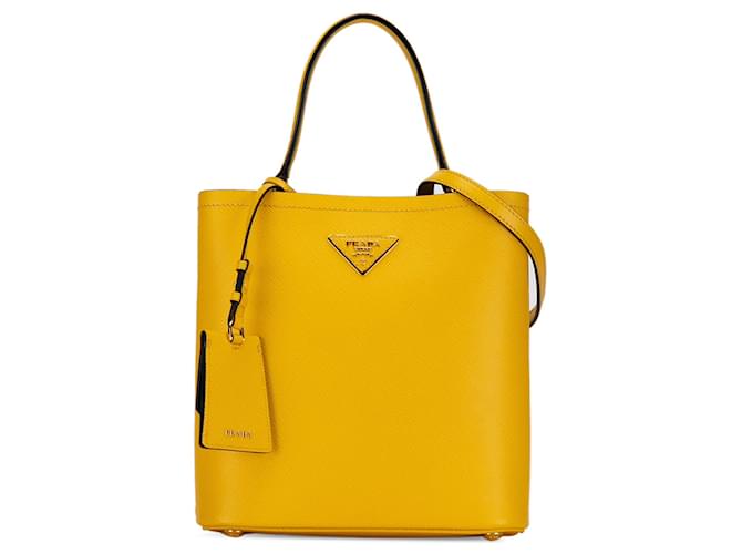 Bolso satchel Panier mediano de cuero saffiano amarillo de Prada  ref.1390129