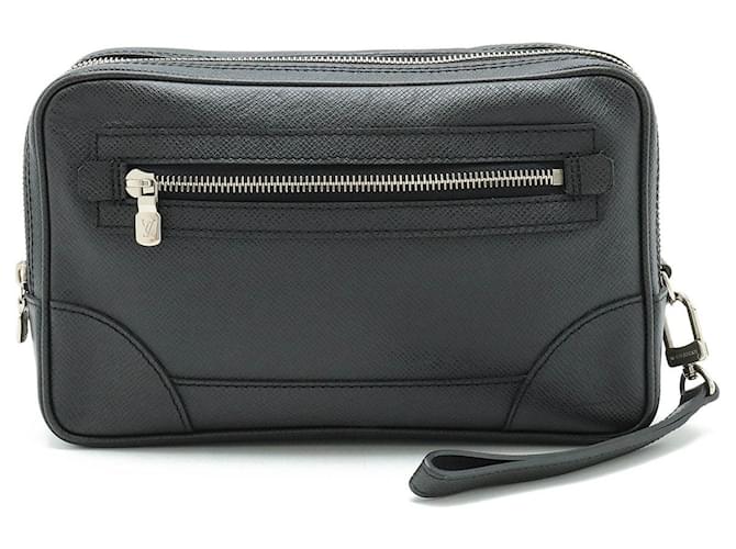 Louis Vuitton Taiga Black Leather  ref.1390252