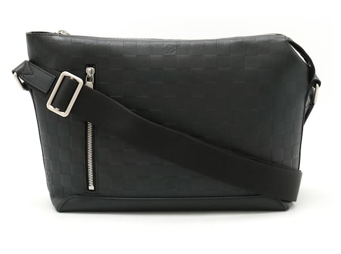 Louis Vuitton Discovery Black Cloth  ref.1390783