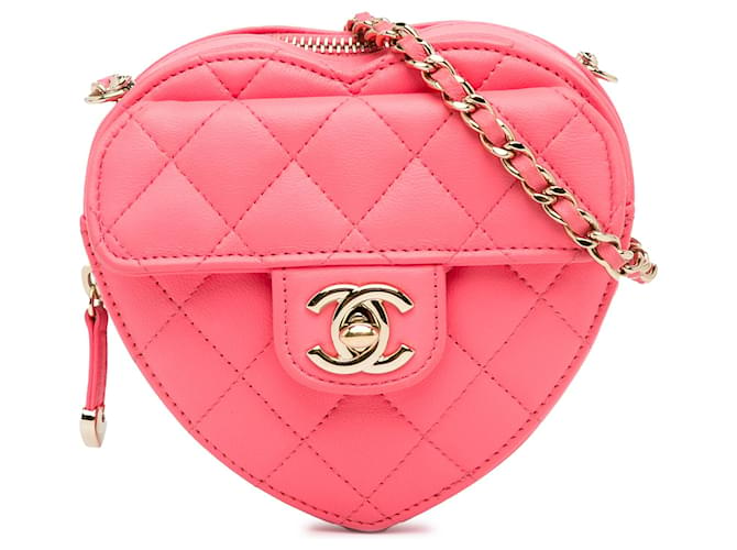 Chanel Mini bolso cruzado CC in Love Heart de piel de cordero rosa Cuero  ref.1390975