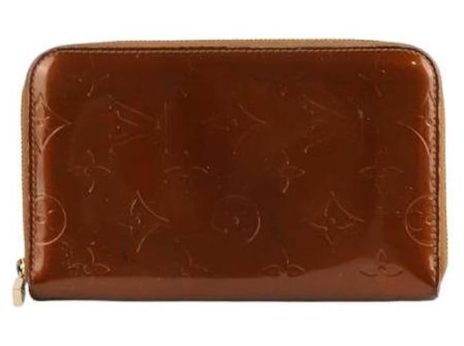 Louis Vuitton Carteira de couro envernizado Marrom  ref.1391513