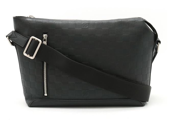 Louis Vuitton Discovery Black Cloth  ref.1391665