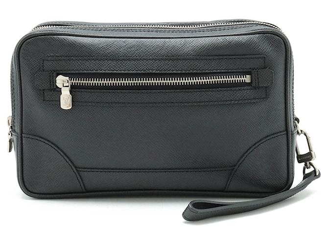 Louis Vuitton Taiga Black Leather  ref.1391758