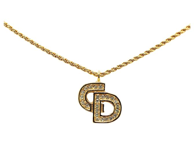 Collar con colgante de diamantes de imitación y logotipo Dior dorado  ref.1392230