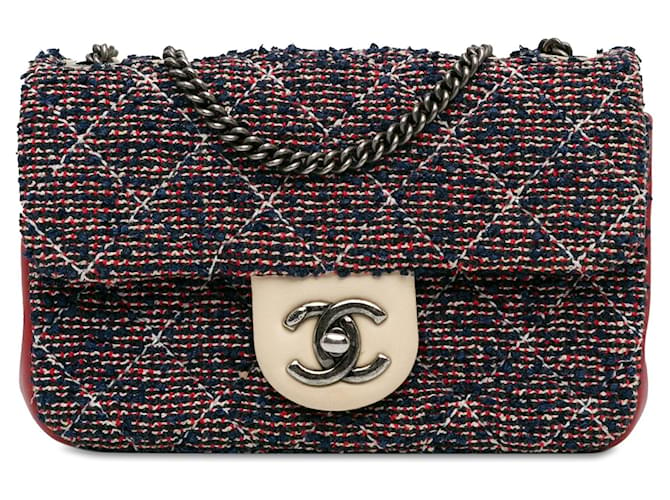 Borsa a tracolla con patta singola in tweed trapuntato blu Chanel CC Pelle  ref.1392290