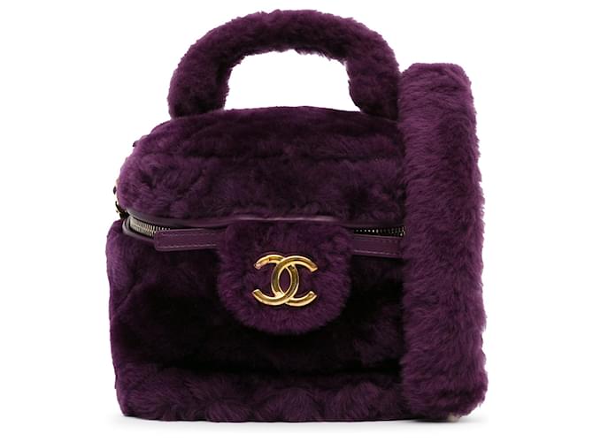 Vanity Petit sac à main en peau de mouton retournée matelassé Chanel violet Cuir  ref.1392378
