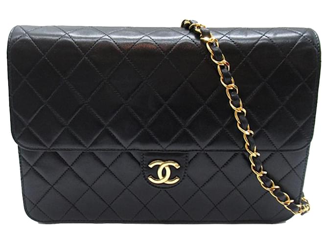 Bolsa Chanel CC preta acolchoada em pele de cordeiro com aba única Preto Couro  ref.1392697