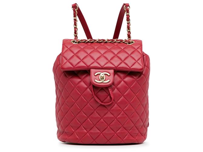 Mochila pequena Chanel vermelha em pele de cordeiro Urban Spirit Vermelho Couro  ref.1392752