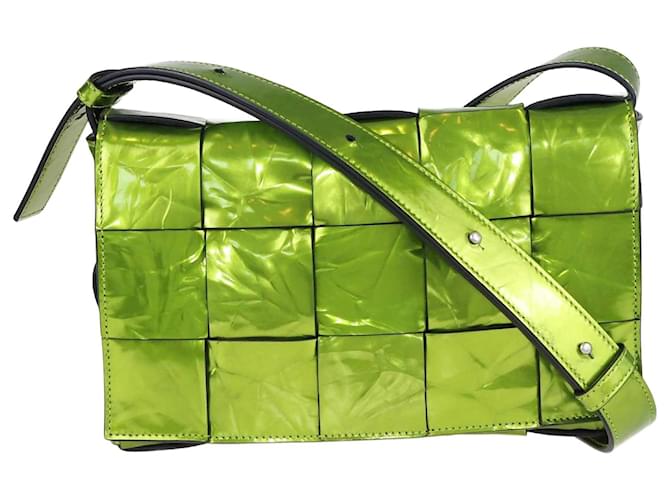 Bottega Veneta Bolsa Cassete Intreccio Classic Verde Metálico Couro  ref.1393422