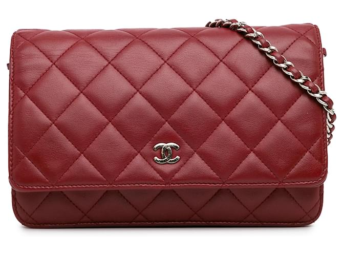 Wallet On Chain Portefeuille Chanel en cuir d'agneau classique rouge sur chaîne  ref.1393678