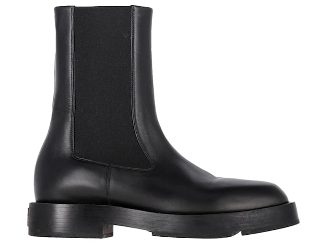Givenchy 4G Plaque Chelsea Ankle Boots in Black Calfskin Leather Pony-style calfskin  ref.1393714