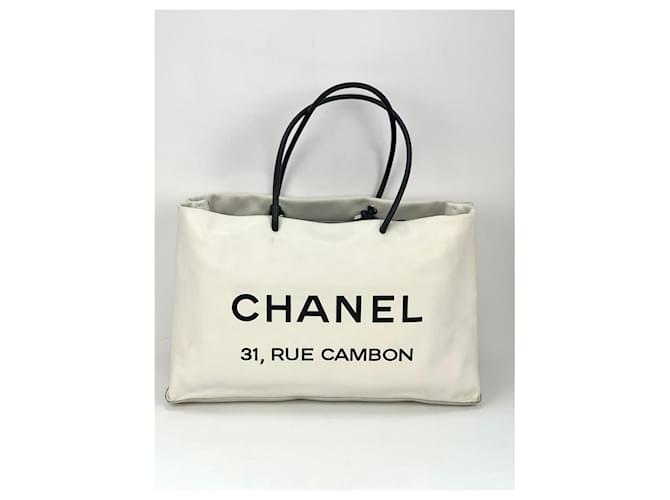 Chanel Essential 31 Rue Cambon Slopping Tote aus weißem Leder Roh  ref.1393974