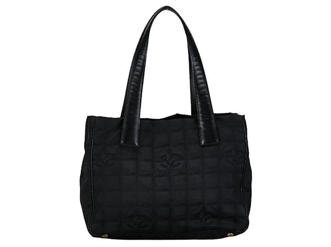 Sac cabas en toile cabas Chanel Nylon Travel Line en bon état  ref.1394051